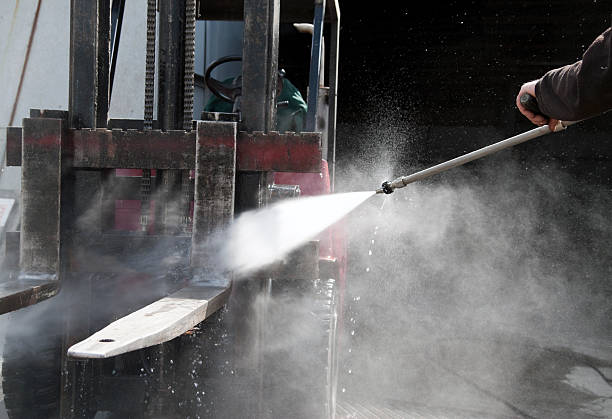 Best Roof Power Washing Services  in Shorewood Tower Hills Harbert, MI
